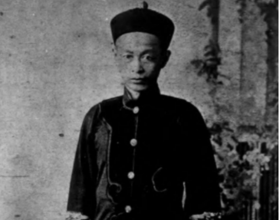 清朝海军总司令萨镇冰，49年坚持留大陆，听闻志愿军胜利流出热泪