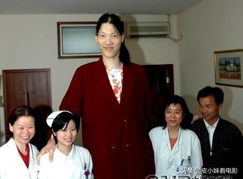 女巨人是谁(“世界第一”女巨人安徽姑娘，身高2.36米，穿78码的定制鞋)