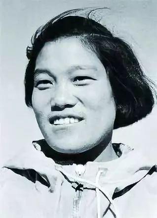 我国第一位登上世界之巅的妇女是谁(做永远的攀登者｜新中国女性第一)