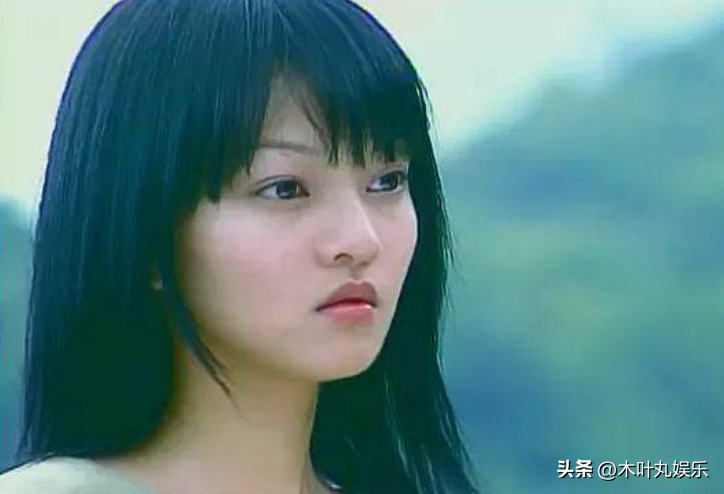 张韶涵的悲惨人生，被母亲诬陷，遭闺蜜背叛，36岁靠一首歌翻红